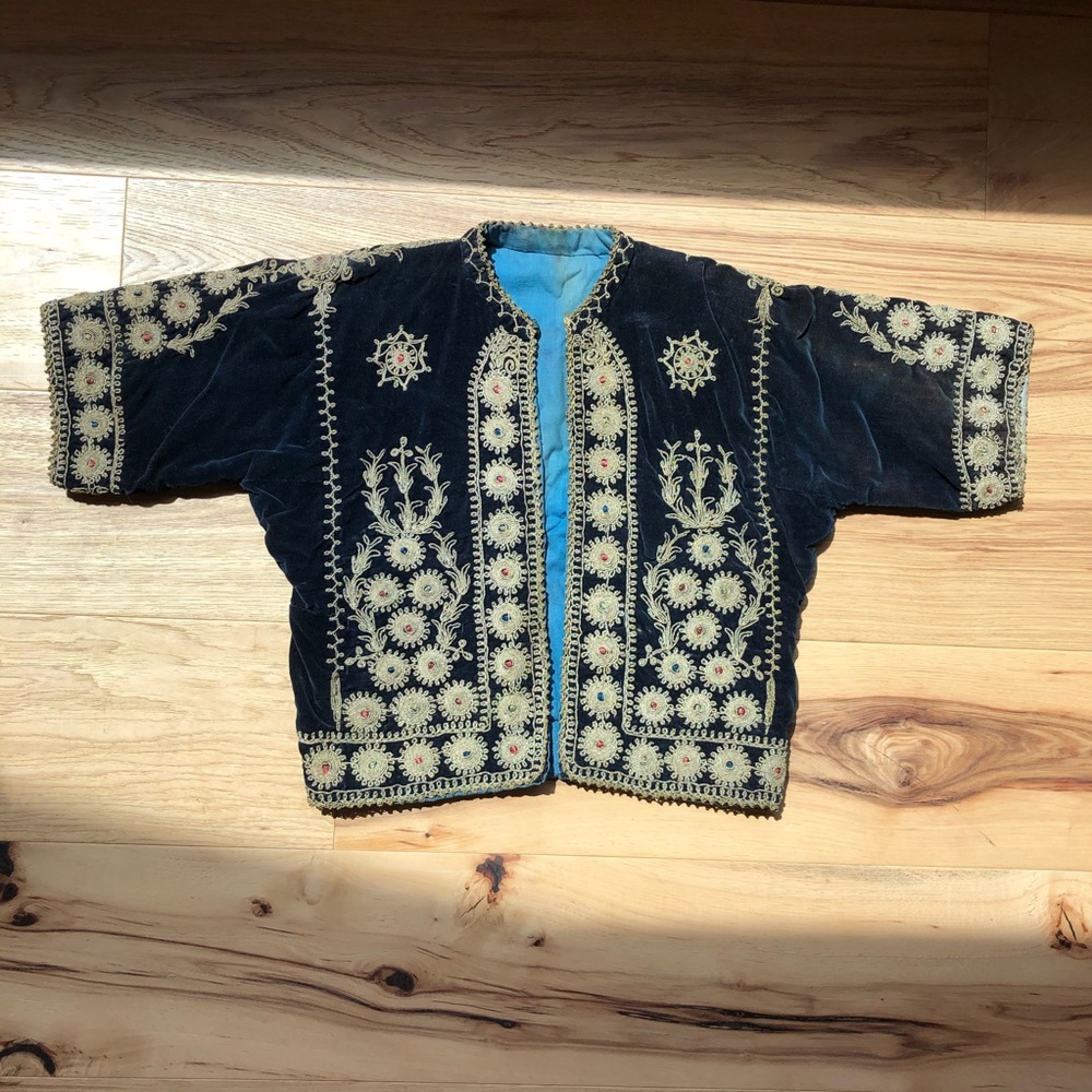 VINTAGE antique embroidered top